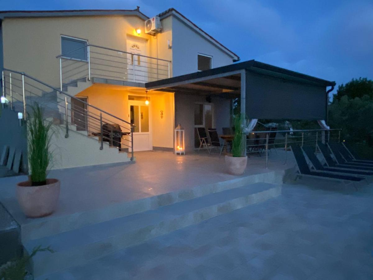 Naturia Holiday House Медулин Екстериор снимка