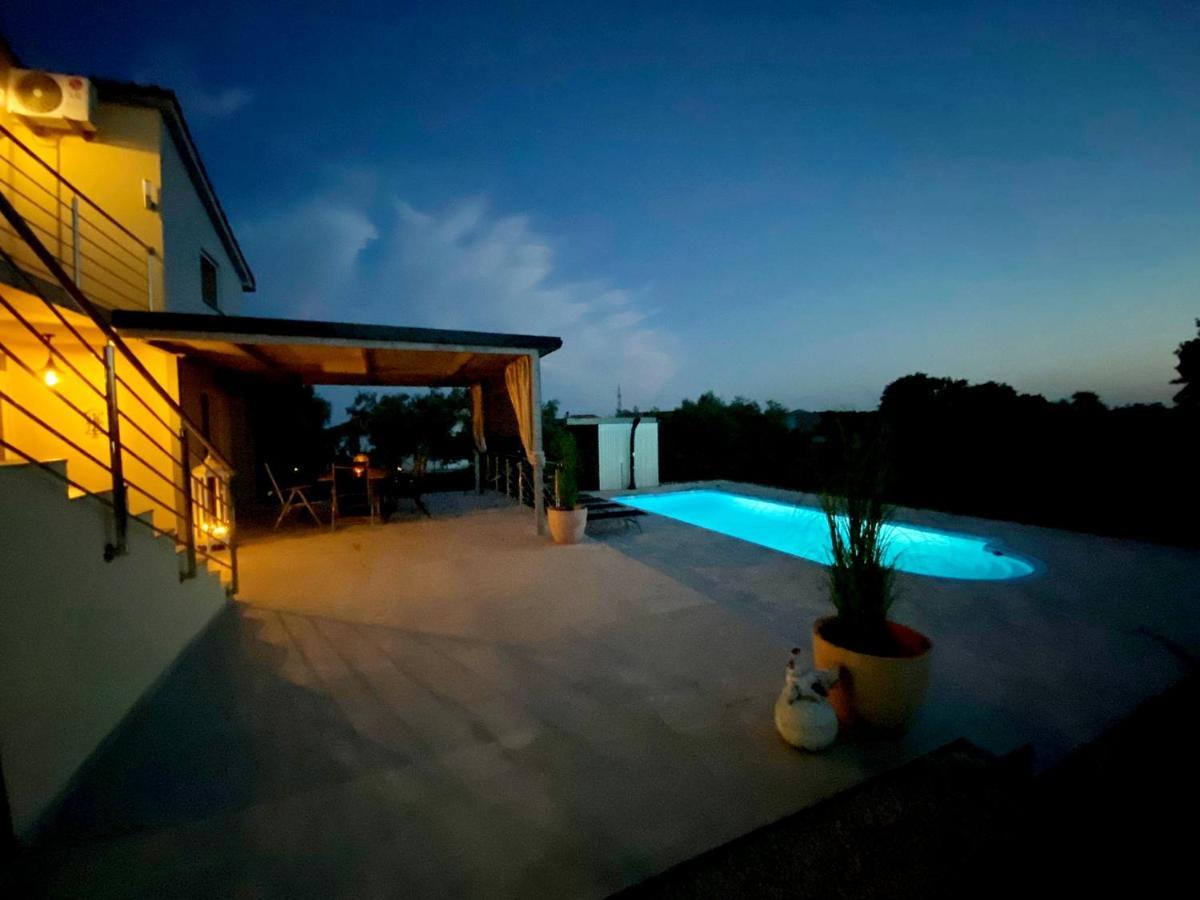 Naturia Holiday House Медулин Екстериор снимка
