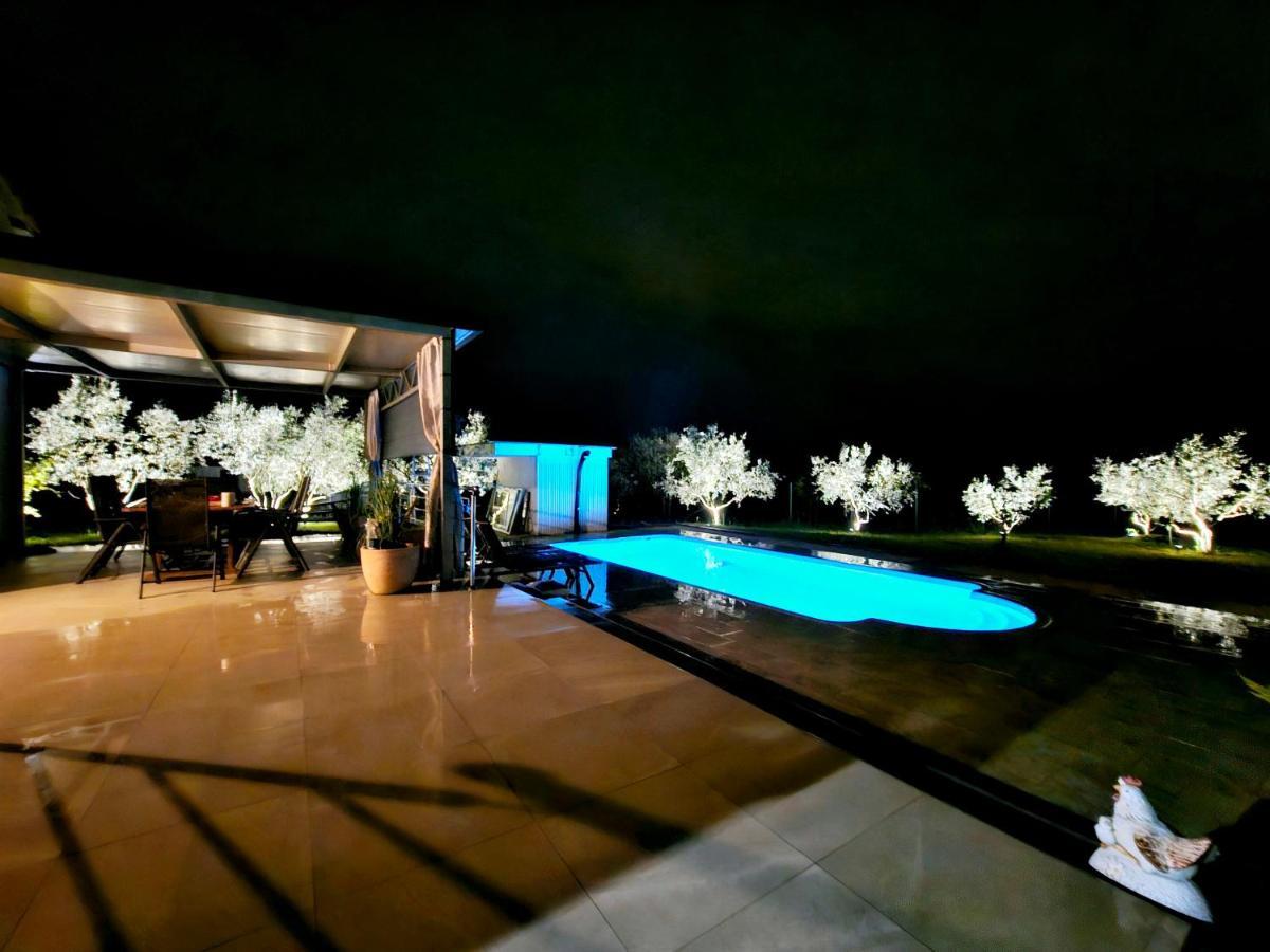 Naturia Holiday House Медулин Екстериор снимка